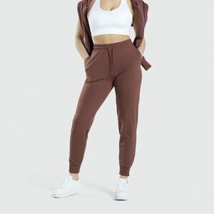 Gymshark lightweight joggers. 🤎